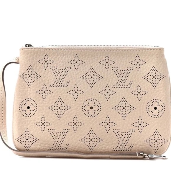 Louis Vuitton Handbags - Louis Vuitton Selene Pouch Mahina Beige